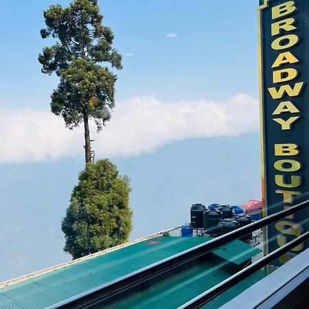 Luxury Stay At Hotel Broadway Boutique Mall Road Chowrasta Near Mahakal Temple Darjeeling  Eksteriør bilde