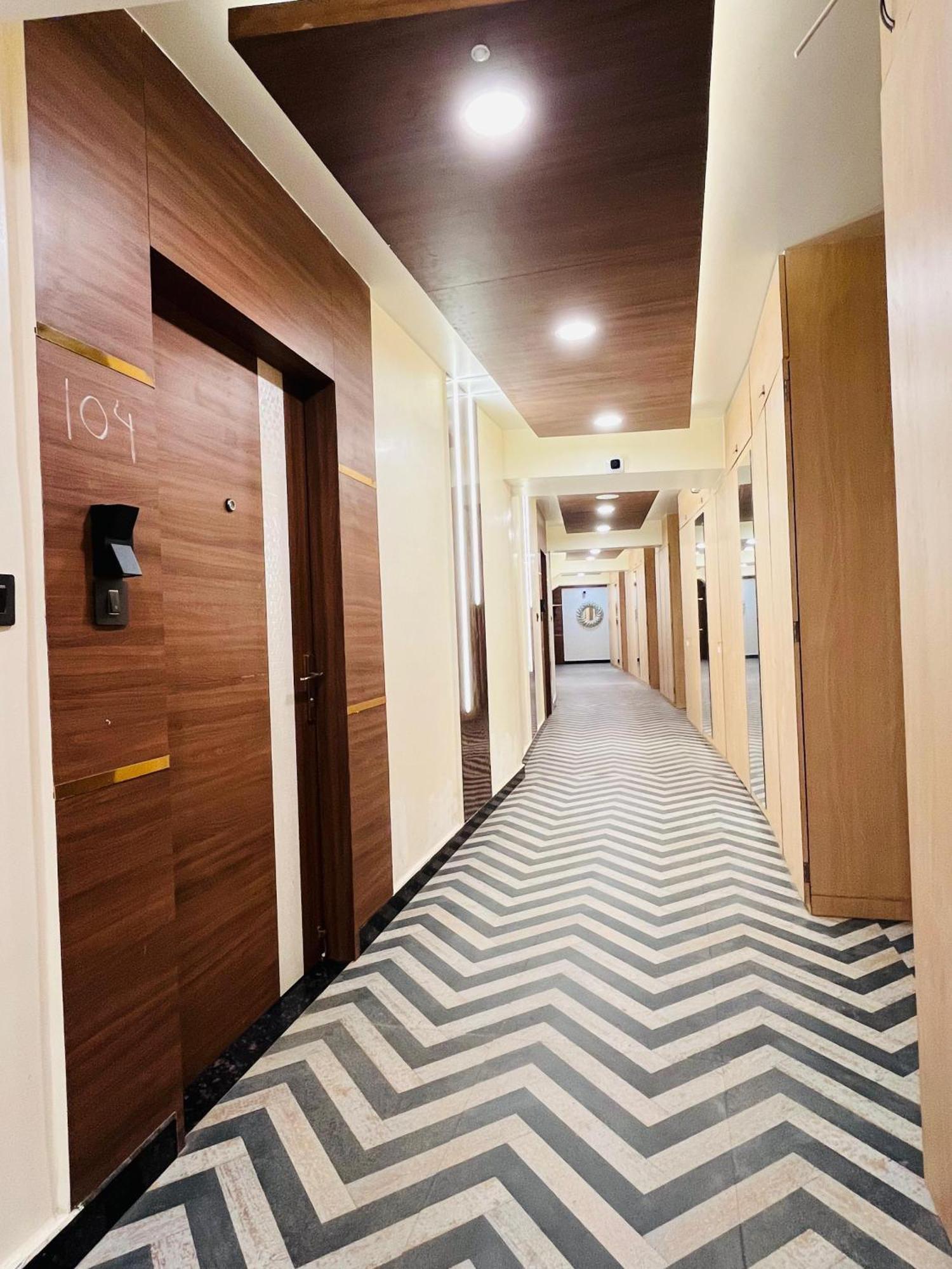 Luxury Stay At Hotel Broadway Boutique Mall Road Chowrasta Near Mahakal Temple Darjeeling  Eksteriør bilde