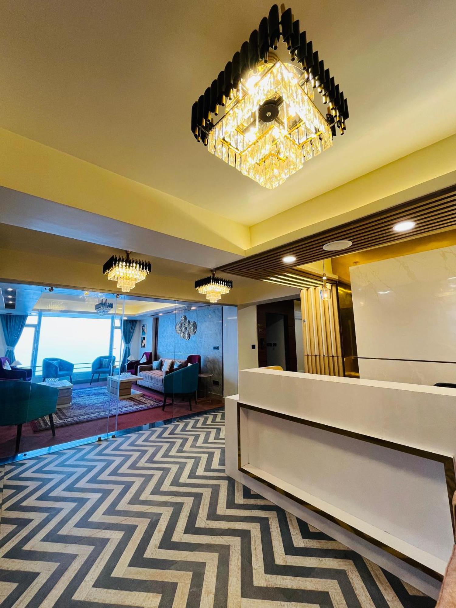 Luxury Stay At Hotel Broadway Boutique Mall Road Chowrasta Near Mahakal Temple Darjeeling  Eksteriør bilde