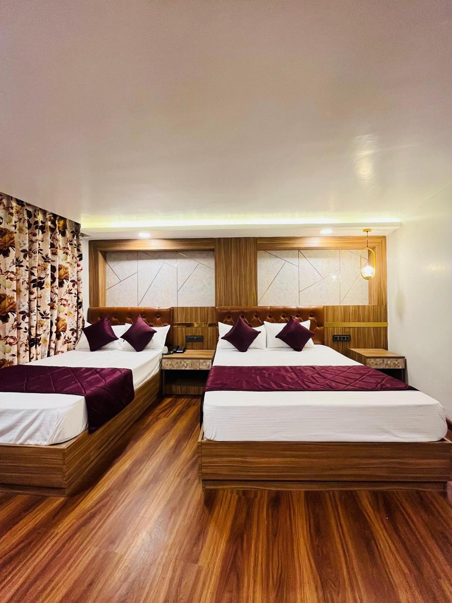 Luxury Stay At Hotel Broadway Boutique Mall Road Chowrasta Near Mahakal Temple Darjeeling  Eksteriør bilde