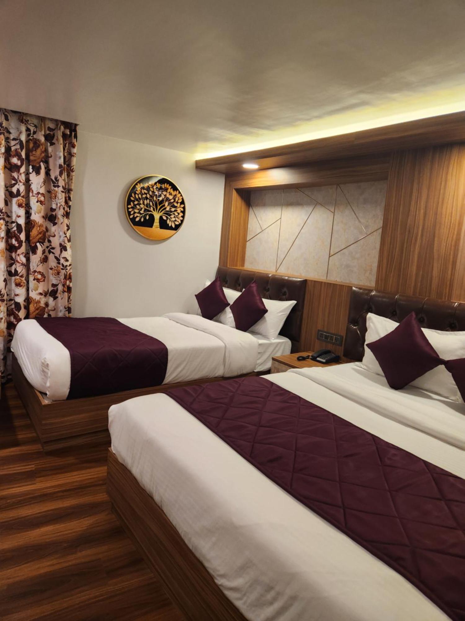 Luxury Stay At Hotel Broadway Boutique Mall Road Chowrasta Near Mahakal Temple Darjeeling  Eksteriør bilde