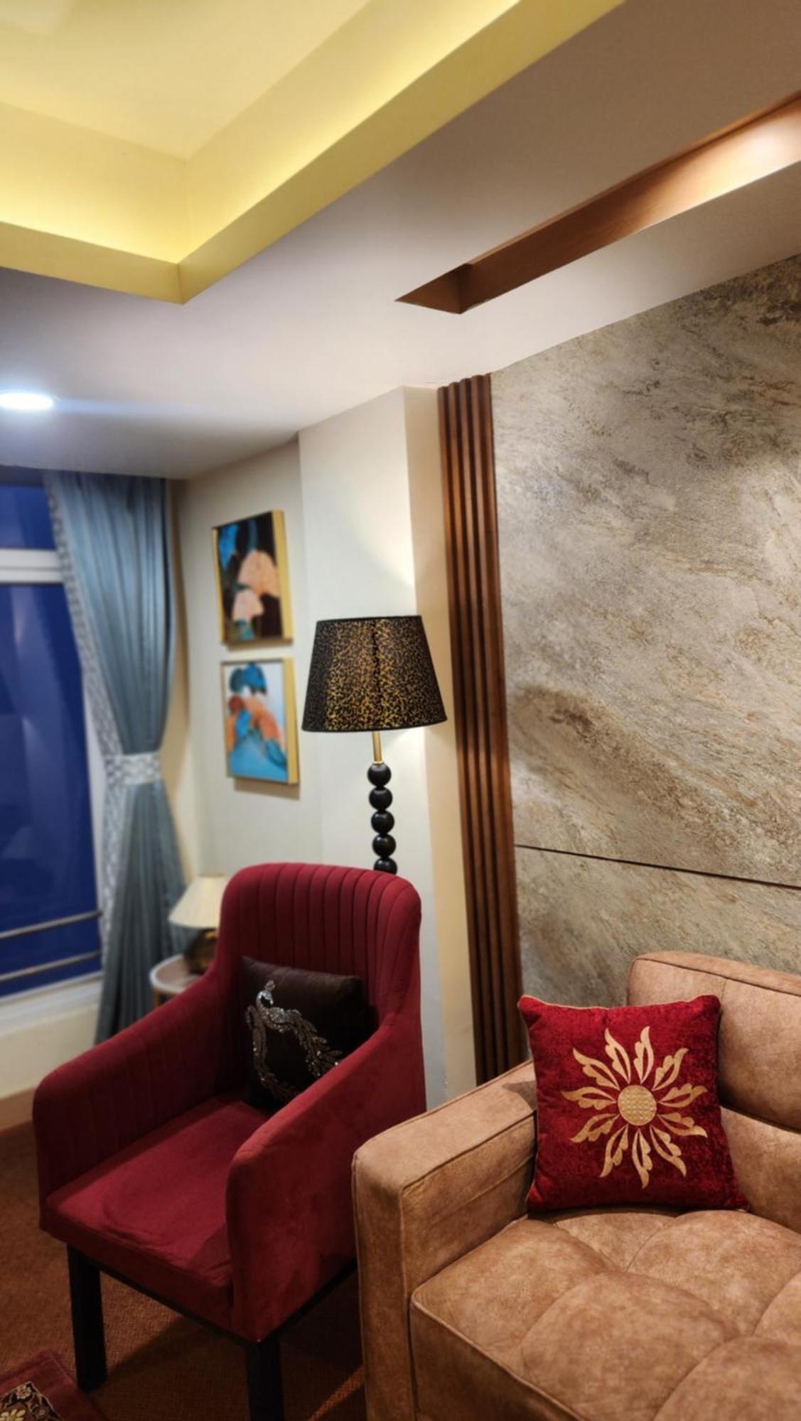 Luxury Stay At Hotel Broadway Boutique Mall Road Chowrasta Near Mahakal Temple Darjeeling  Eksteriør bilde
