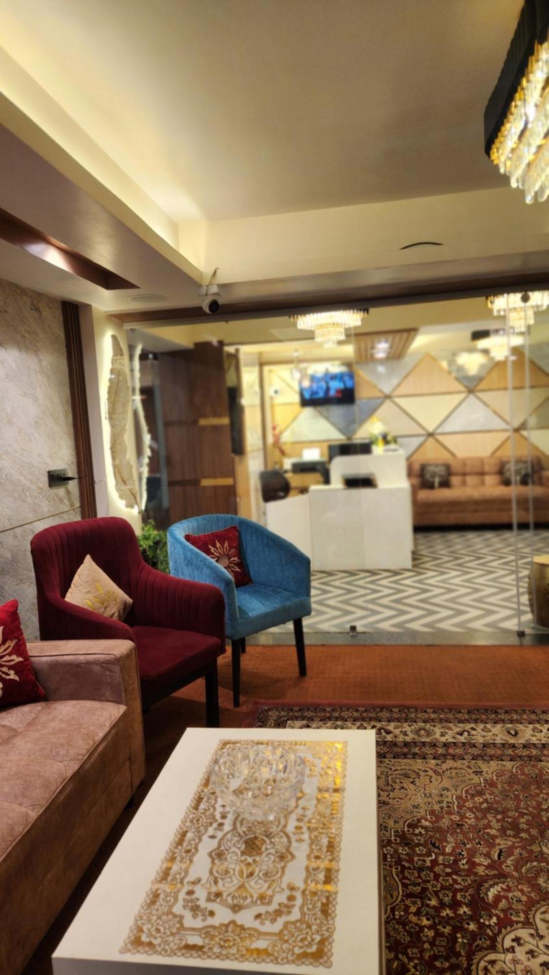 Luxury Stay At Hotel Broadway Boutique Mall Road Chowrasta Near Mahakal Temple Darjeeling  Eksteriør bilde
